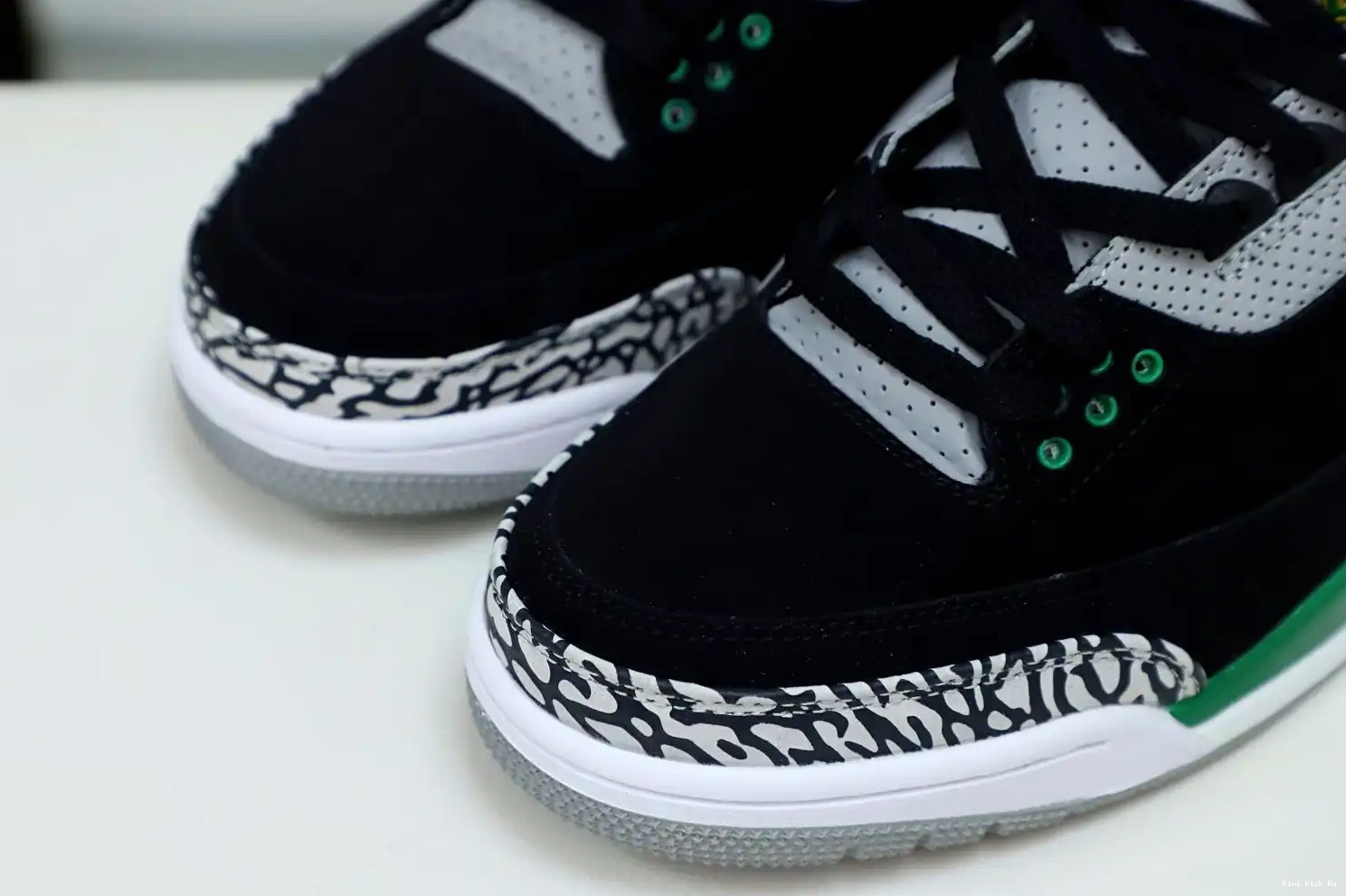 Kimikick PINE JORDAN 3 GREEN AIR 0821